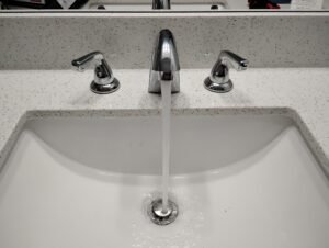 bathroom faucet diagnosis and replacement by local handyman